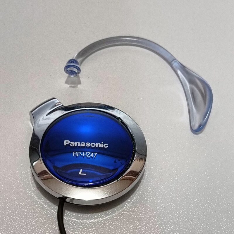 Panasonicクリップヘッドホンの耳掛け部分が折れた状態