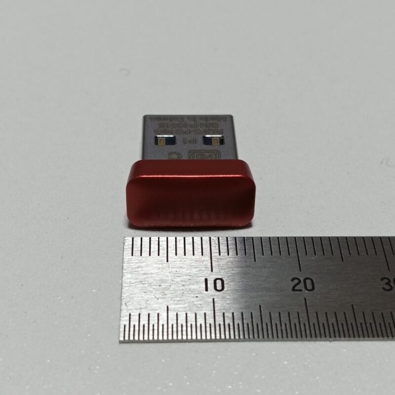 バッファローのマイクロUSBメモリー RUF3-PSの最大幅約1.5cm