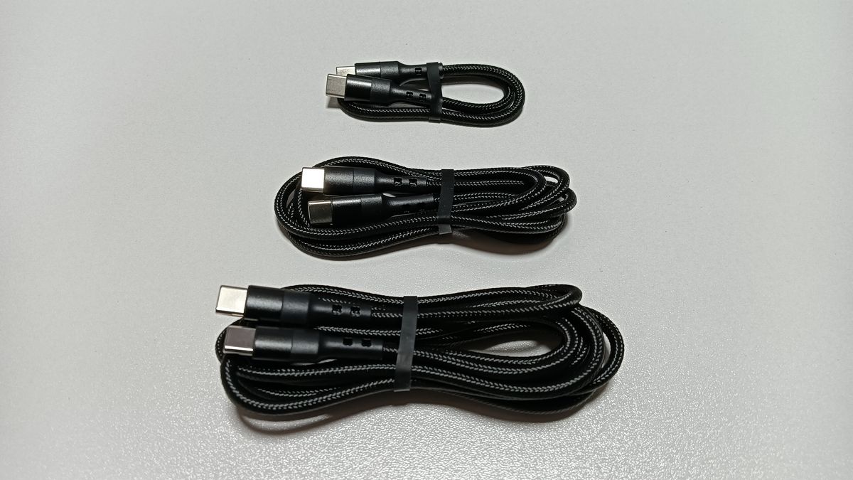30cm・1m・2mの充電ケーブル。