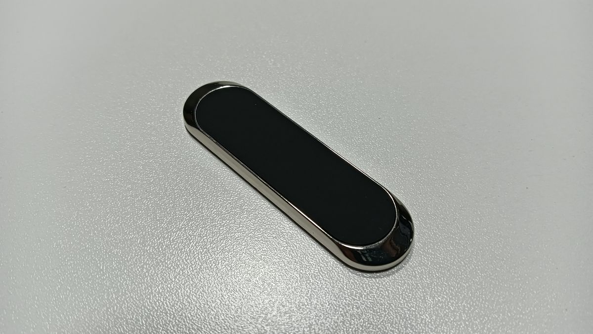 強力ネオジム磁石搭載 スマホホルダー。