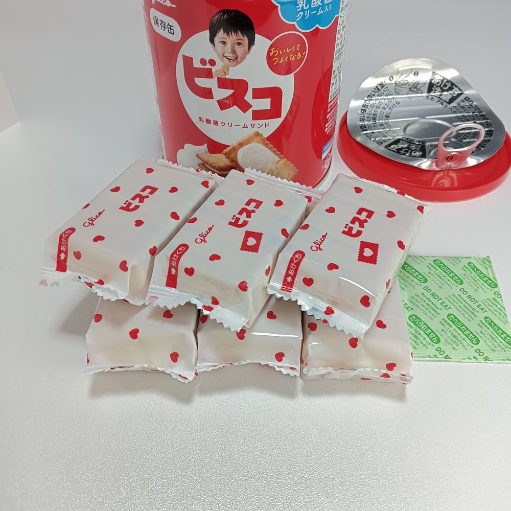 中に6袋入っていた江崎グリコのビスコ保存缶。